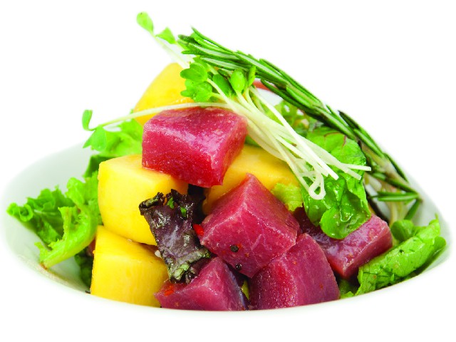 Tuna mango salad